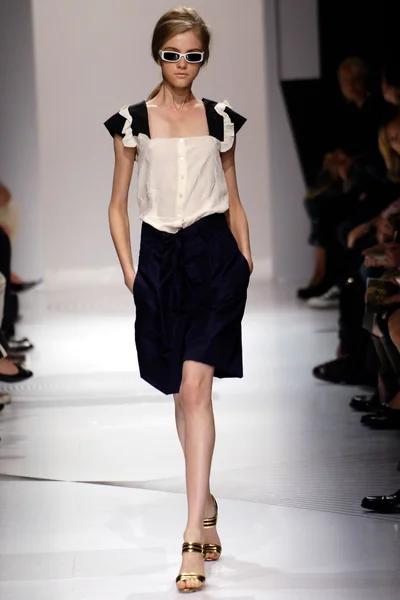 Look 12